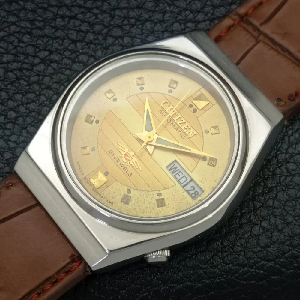Vintage 1985 Citizen Automatic Mens Silver Watch W/daydate & Gold accents